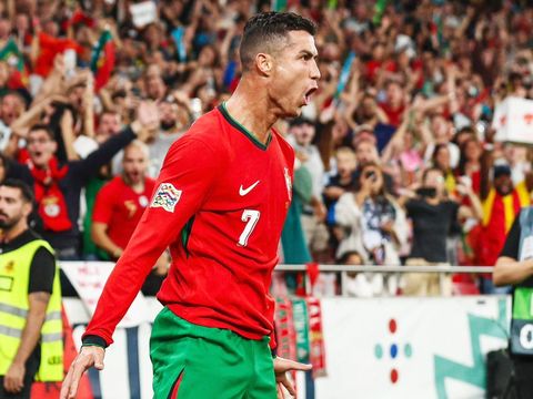 Ronaldo lập siêu phẩm, Bồ Đào Nha thắng đậm Ba Lan