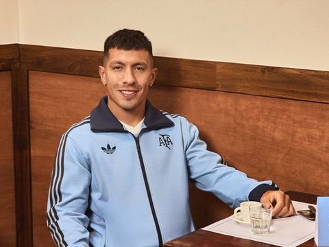 Lisandro Martinez báo tin vui cho Manchester United