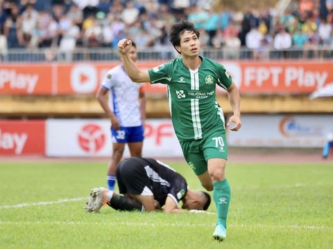 Công Phượng "làm tất ăn cả", lại tỏa sáng trong màu áo Bình Phước