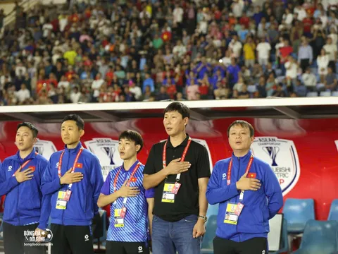 Tự hào khoảnh khắc ĐT Việt Nam hát vang Quốc ca trong ngày ra quân tại ASEAN Cup 2024