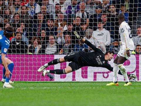 Courtois thiết lập kỷ lục trong trận Real Madrid chiến thắng đậm