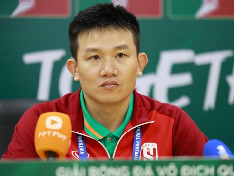 HLV Phan Như Thuật: ''Các cầu thủ SLNA tâm lý và bắt nhịp không tốt''