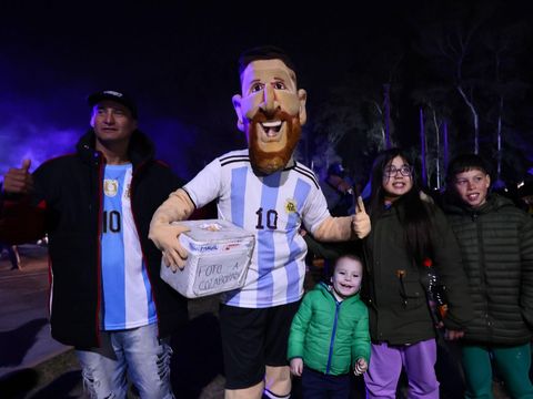 Messi cùng ĐT Argentina về nước, CĐV phát cuồng vì chức vô địch Copa America