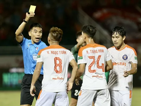 Trọng tài từng cầm còi ở V-League bắt chính trận Việt Nam - Ấn Độ