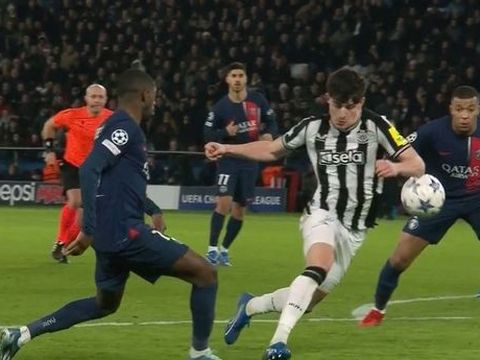 Sao Newcastle tiếc nuối khi bị gỡ hòa PSG bởi quả 11m nghiệt ngã