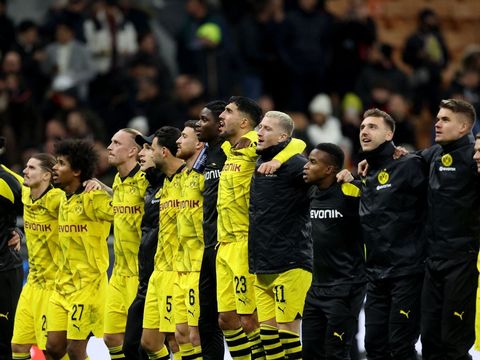 Leverkusen đứt mạch toàn thắng khi hòa 1-1 với Dortmund