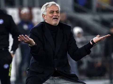 Thực hư HLV Mourinho dùng tâm lý chiến giúp Roma đánh bại Napoli?