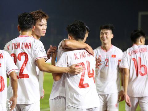 Hiệp hai tăng tốc bất ngờ, tuyển Việt Nam ra quân suôn sẻ tại ASEAN Cup 2024