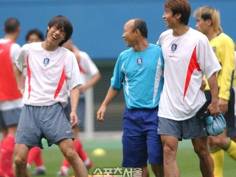 LĐBĐ Hàn Quốc bất ngờ chọn trò cũ của HLV Park Hang Seo dẫn dắt ĐTQG