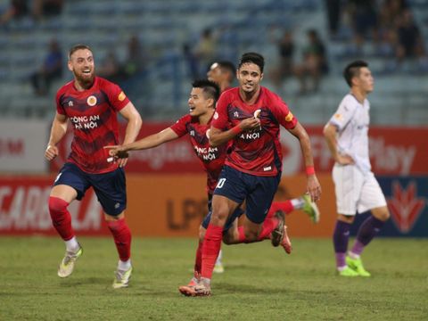 Quế Ngọc Hải phản lưới, CLB CAHN thắng trận đầu tiên tại V.League 24/25