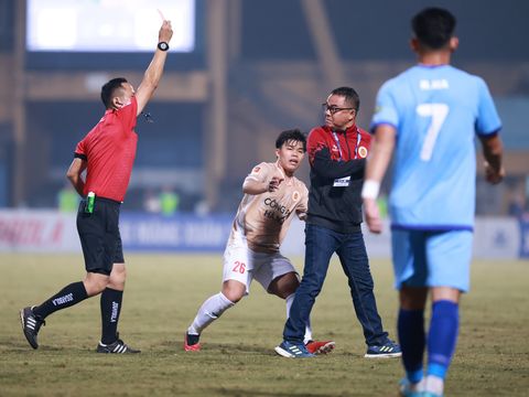 HLV Trần Tiến Đại đối diện với án phạt nặng từ BTC V.League
