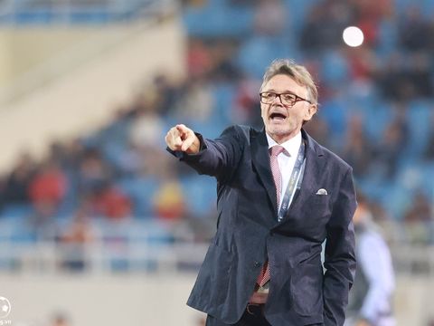 AFC nói điều bất ngờ về HLV Philippe Troussier