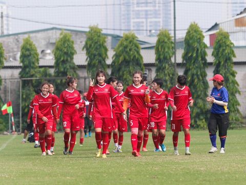U19 nữ Việt Nam tập luyện giữa muôn vàn khó khăn