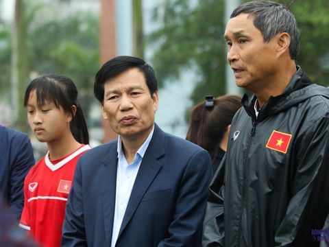 Bộ trưởng văn hóa thể thao Nguyễn Ngọc Thiện tới thăm, động viên ĐT quốc gia nữ và ĐT U14 nữ