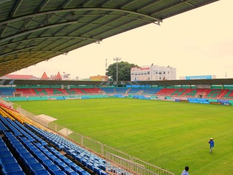 Sân Pleiku nâng cấp dàn đèn, sẵn sàng khai màn V-League 2020