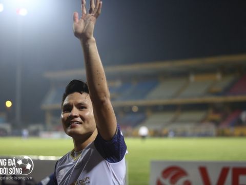 Quang Hải với bàn thắng quan trọng của tuổi 24