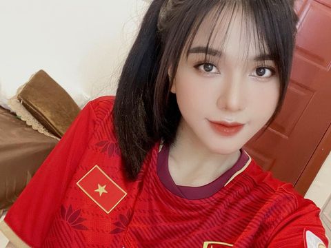 Ngắm vẻ đẹp nóng bỏng của bạn gái quả bóng vàng Việt Nam năm 2021
